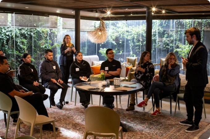 Hospitalidad-moderna-en-restaurantes-el-impacto-del-Metodo-Anfitrion