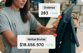 persona usando hardware de restaurante